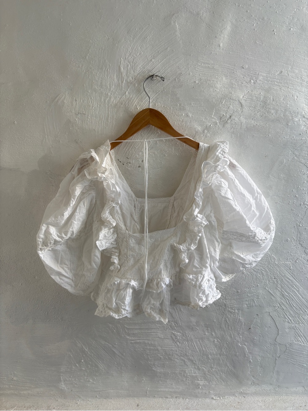 Beautiful ruffled smocked blouse - Picture 5 of 14